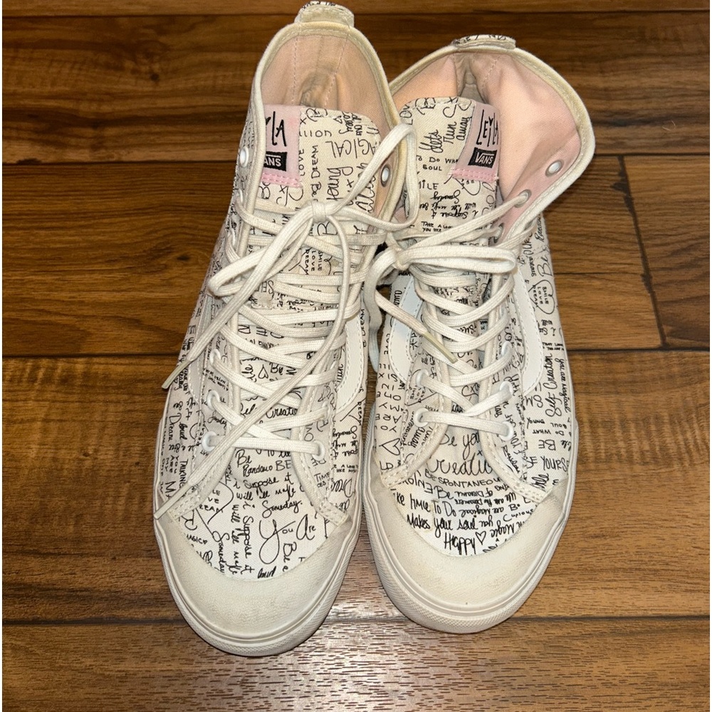 Vans Dazie! Hi! Hightop Sneakers